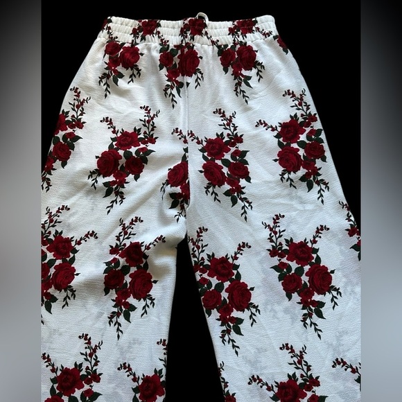 GUESS Amorita Palazzo Pants White With Roses Size Small - Picture 6 of 9
